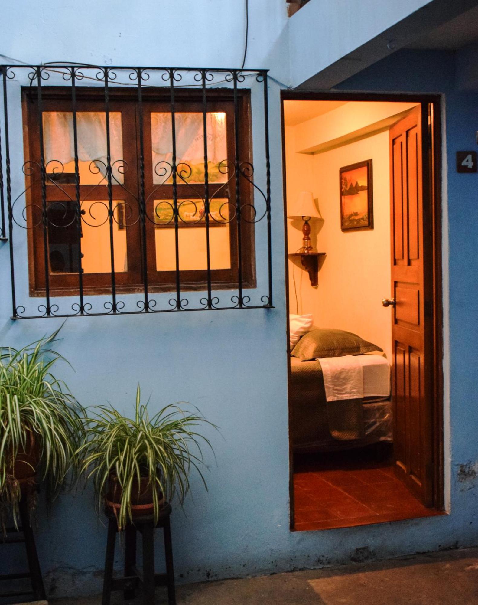 Dionisio Inn Antigua Exterior photo