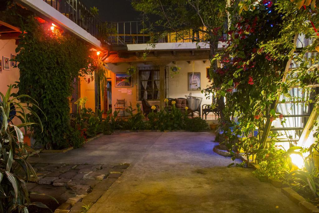 Dionisio Inn Antigua Exterior photo