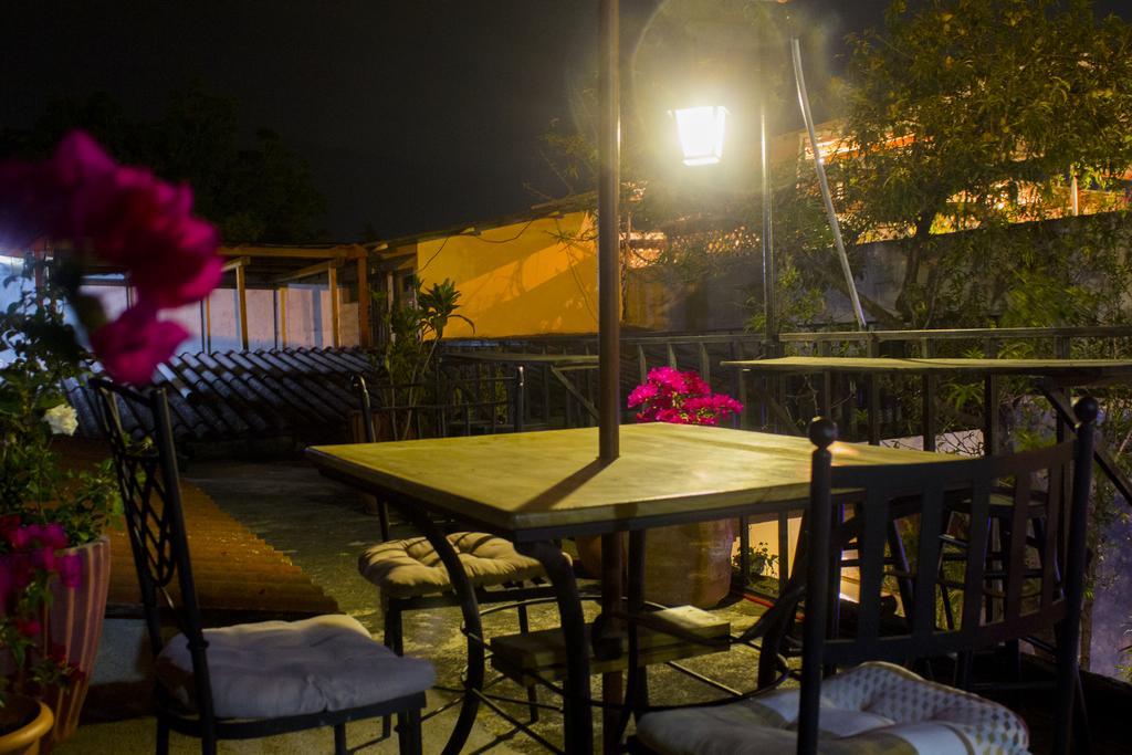 Dionisio Inn Antigua Exterior photo