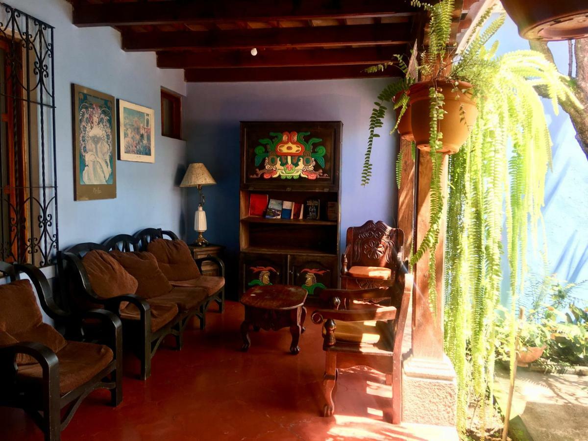 Dionisio Inn Antigua Exterior photo